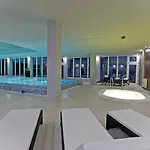 Moran & 4* بوفيدز