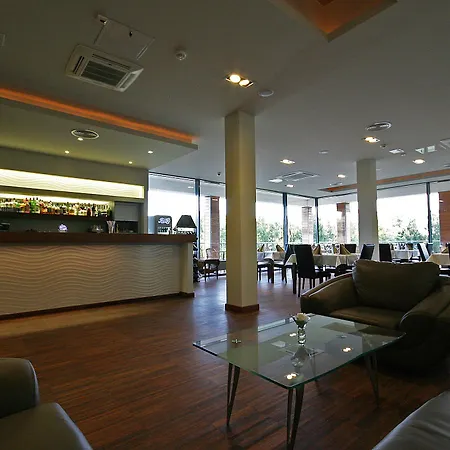 Moran & 4* Powidz (Slupca)